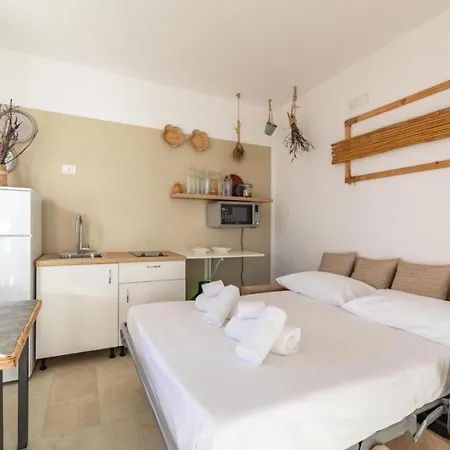 Apartment Borgo Regina Rosanna - Salvia